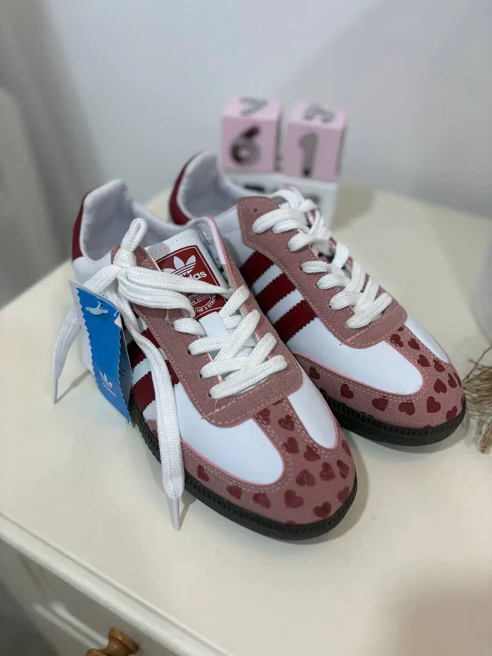 کتونی دخترونه|کیف، کفش، کمربند|کردکوی, |دیوار