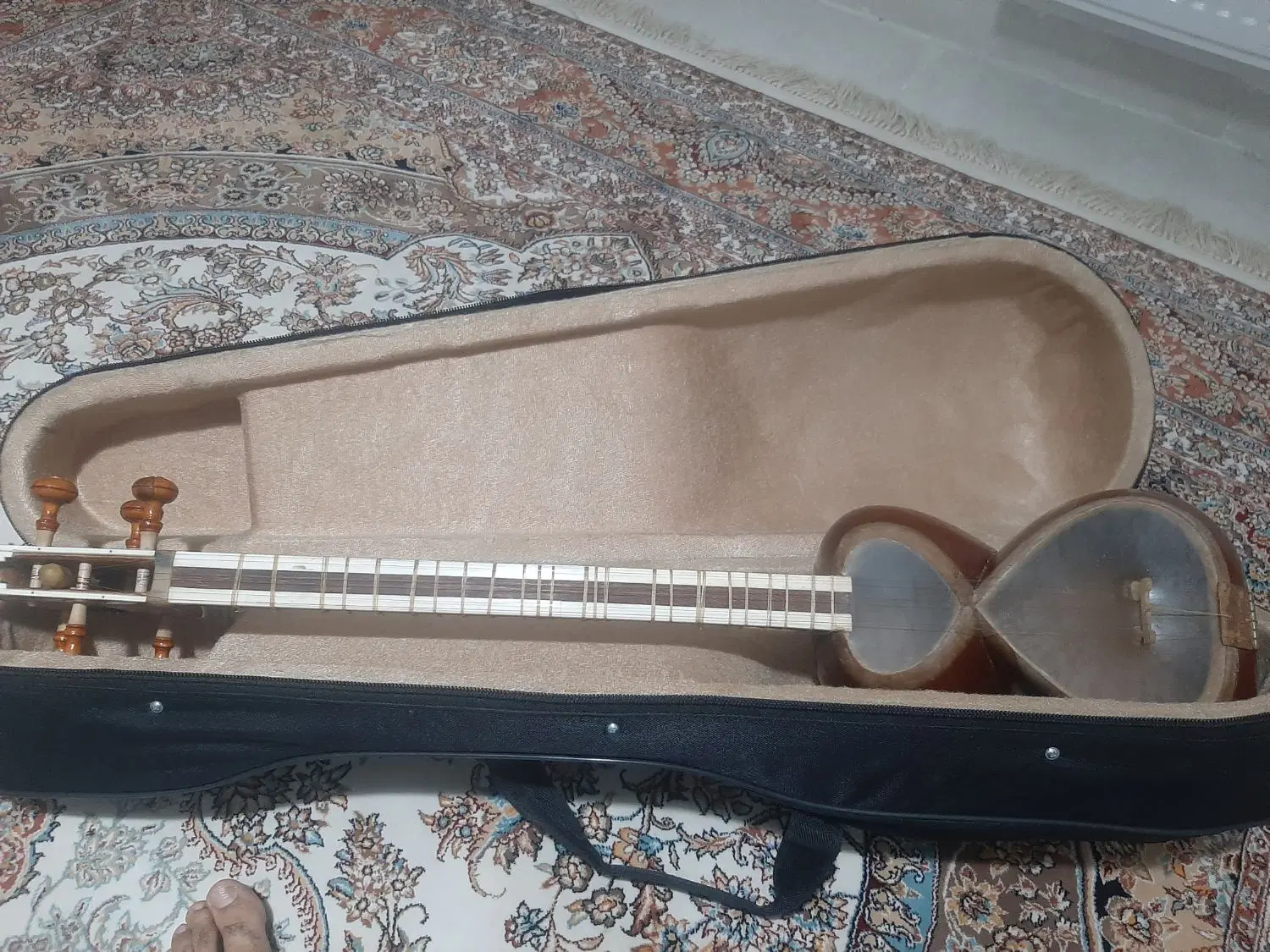 تار|سازهای سنتی|ایلام, |دیوار