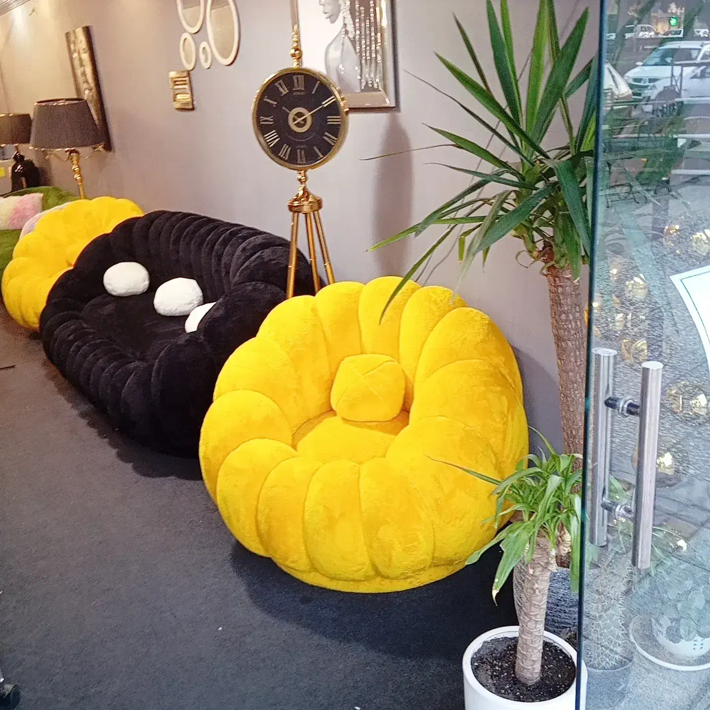 مبل صدفی|مبلمان خانگی و میز عسلی|شیراز, محراب|دیوار