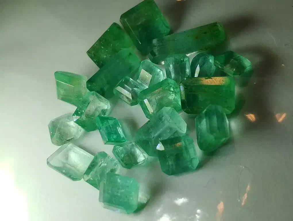 الماس برلیان زمرد|جواهرات|مشهد, هفت تیر (آب و برق)|دیوار