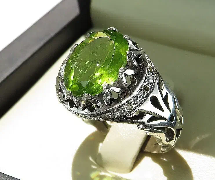 انگشتر جواهری زبرجد آفریقایی دست ساز با الماس|جواهرات|تهران, وردآورد|دیوار