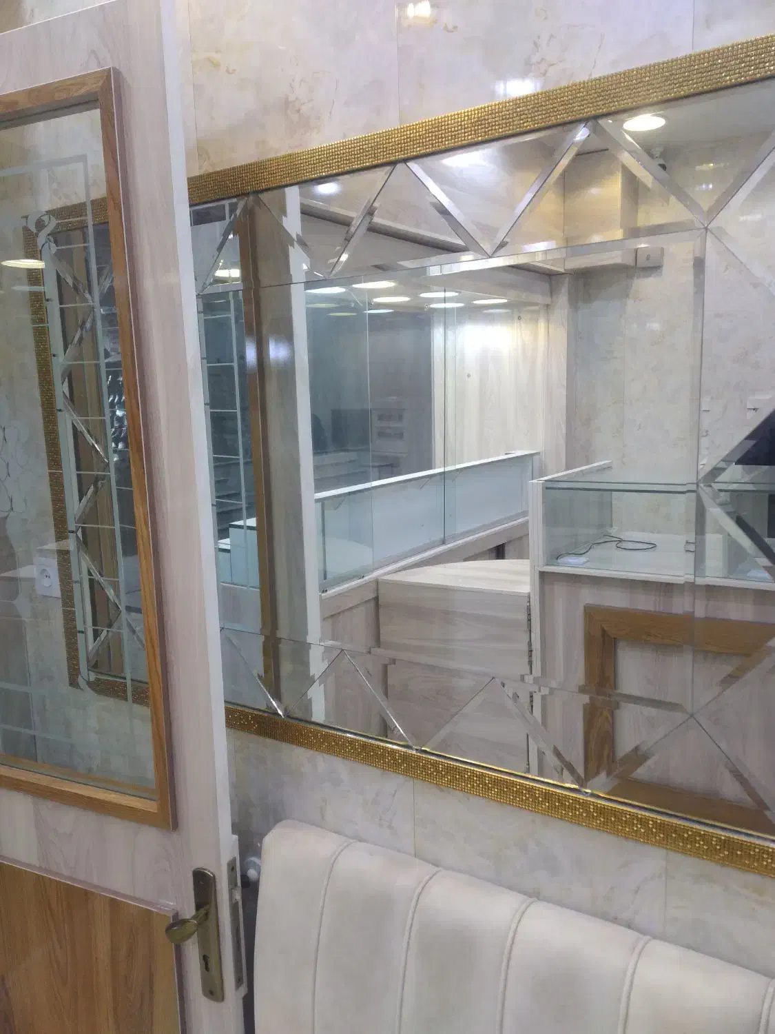 فروش مغازه زرگری ۱۲متر خیابان امام بازار سرپوشیده|فروش مغازه و غرفه|ارومیه, |دیوار