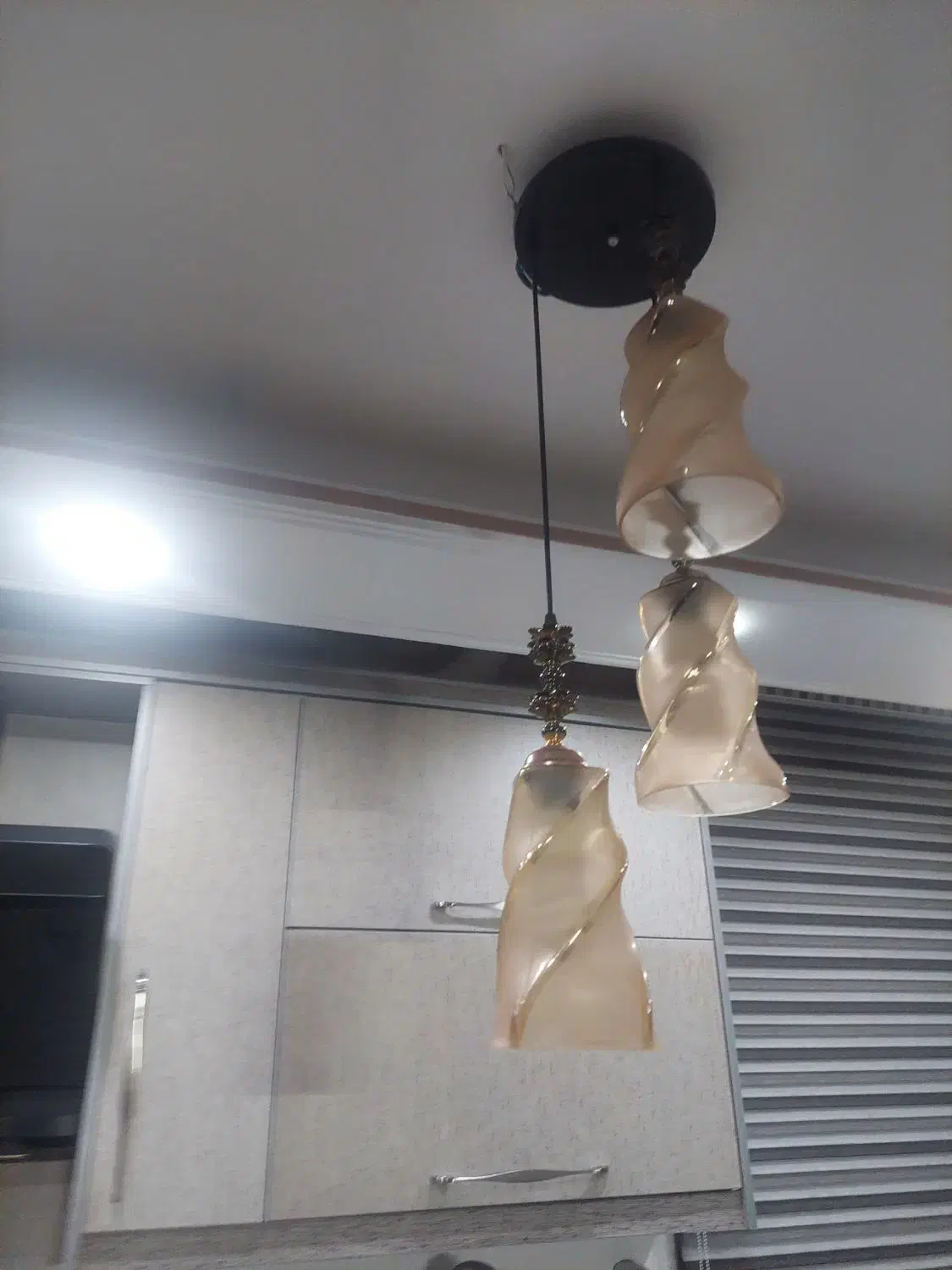 لوستر سه شاخه|لوستر و چراغ آویز|بروجرد, |دیوار