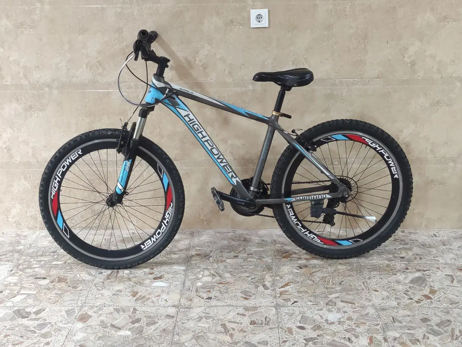 دوچرخه|دوچرخه، اسکیت، اسکوتر|صومعهسرا, |دیوار