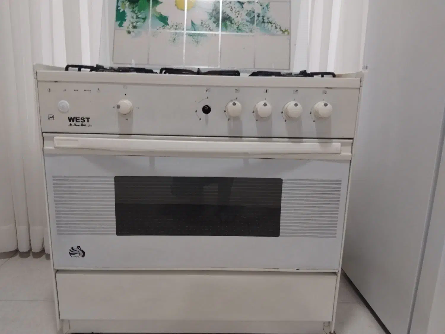 ۱.گاز۵شعله.تایم دا ر۲.کابینت یک ونیم متری درحد صفر|اجاق گاز و لوازم برقی پخت‌وپز|سقز, |دیوار