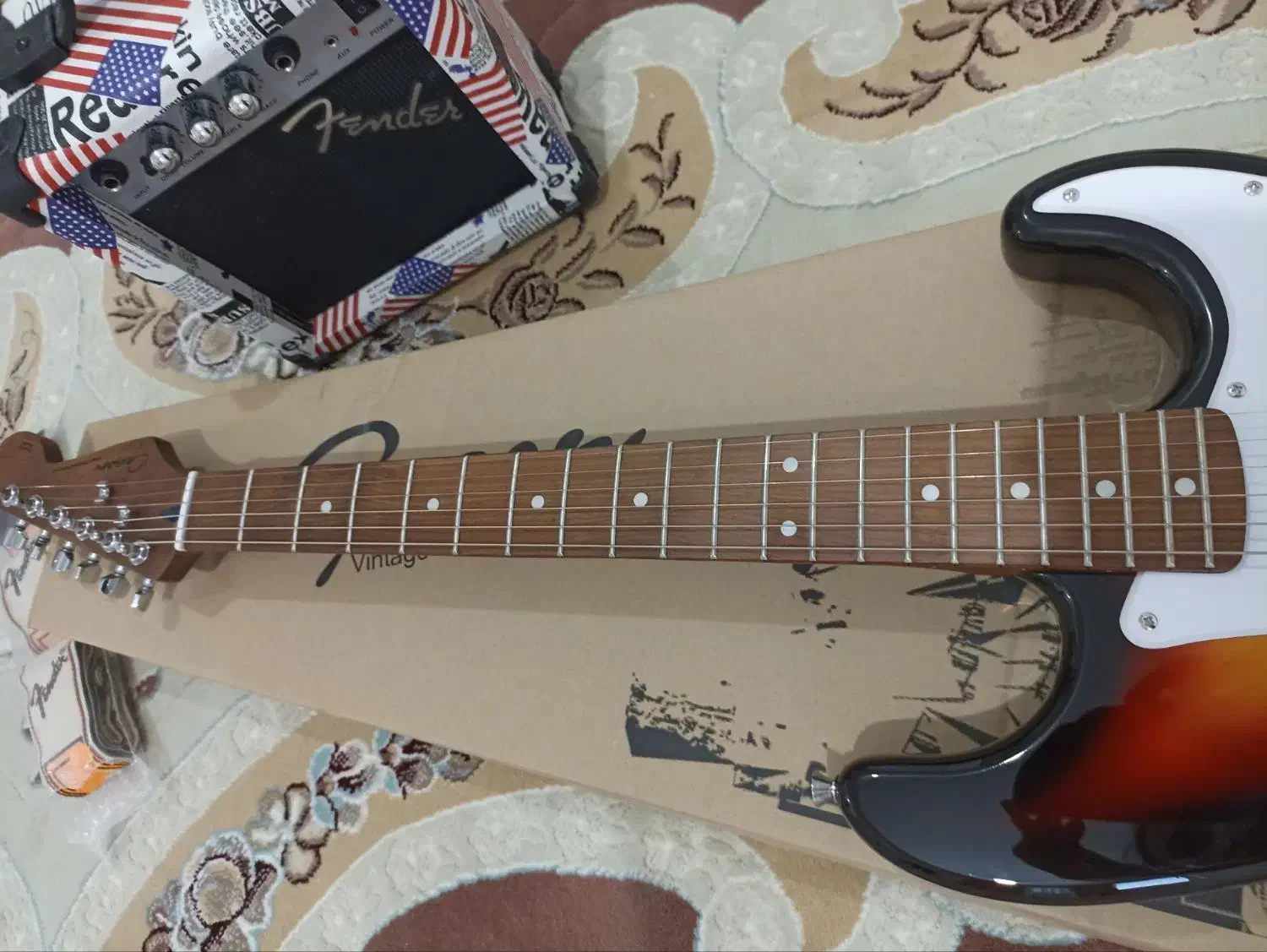 گیتار الکتریک|گیتار، بیس، امپلیفایر|ارومیه, |دیوار