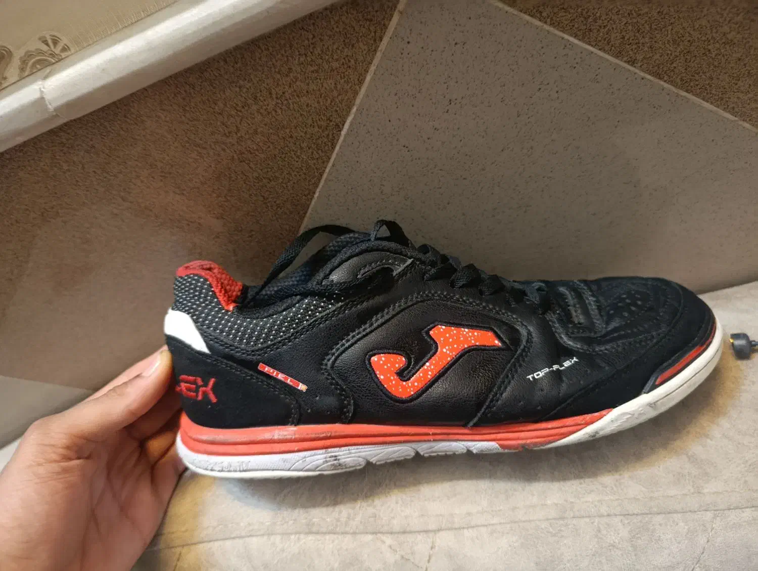 کفش فوتسال جوما|کیف، کفش، کمربند|قم, بلوار امین و ساحلی|دیوار