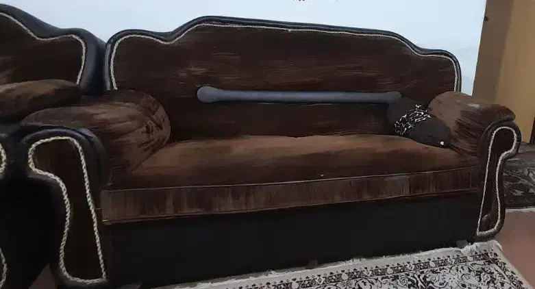 مبل ۵ نفره همراه با میزعسلی|مبلمان خانگی و میز عسلی|رشت, پیرکلاچای|دیوار