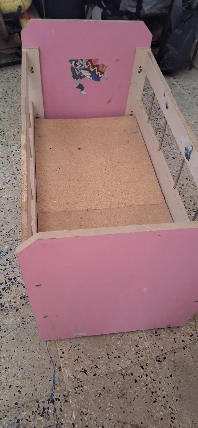 گهواره|تخت و صندلی بچه|ایذه, |دیوار