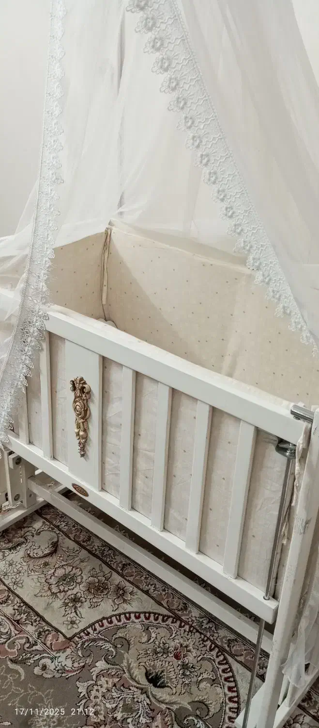 تخت نوزاد حالت گهواره ایی در حدنو|تخت و صندلی بچه|تهران, سلیمانی|دیوار