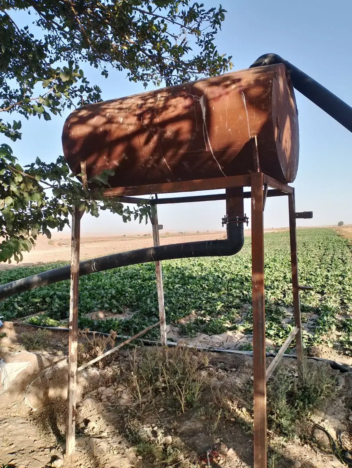 تانکر 2500 با چهارپایه اهنی|ابزارآلات|نصر آباد, |دیوار