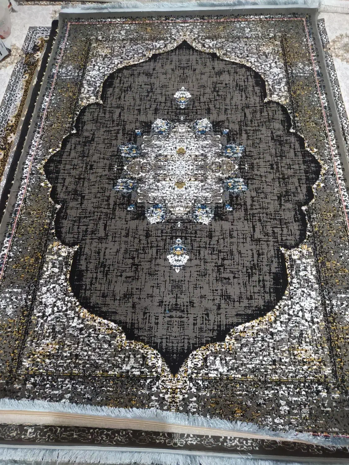 فرش ترلان|فرش|رباط‌کریم, آدران|دیوار