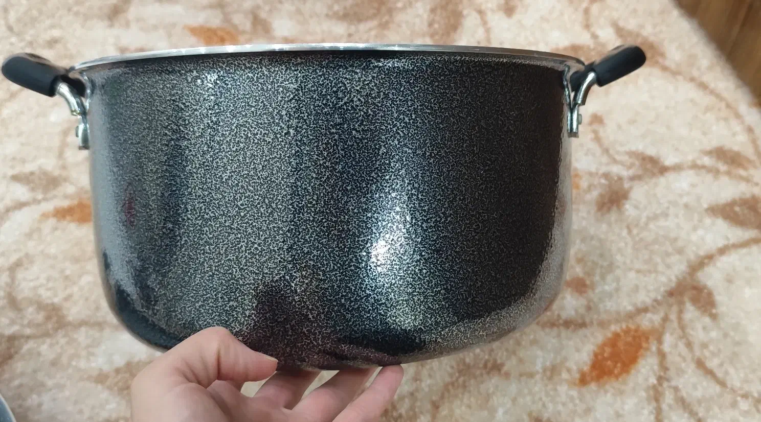 قابلمه و تابه عروس|ظروف پخت‌وپز|برخوار, |دیوار