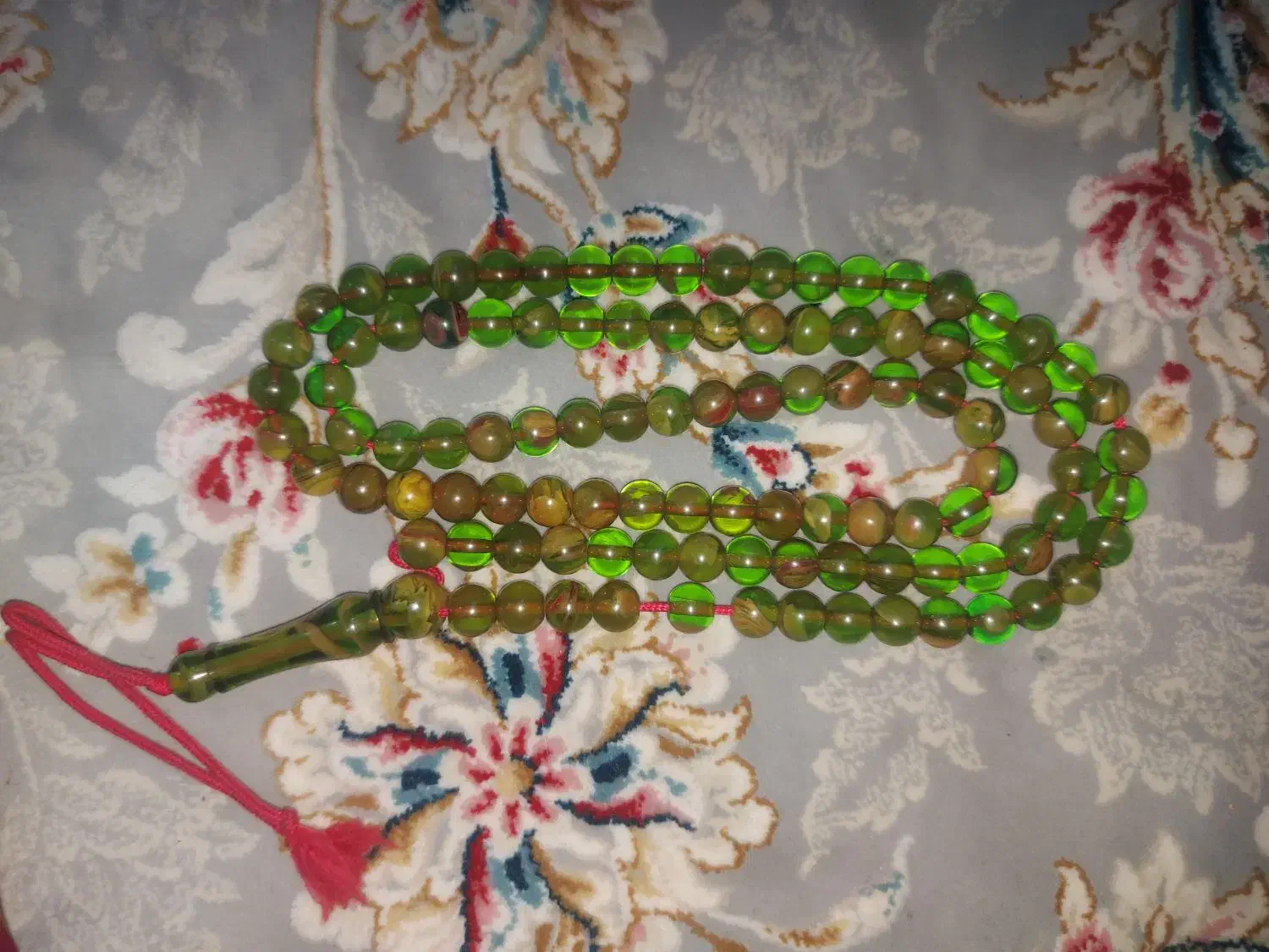 تسبیح‌ کهروبا‌ پرچمی‌|کلکسیون اشیاء عتیقه|مریوان, |دیوار