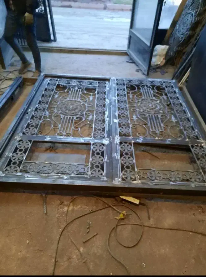 درب آهنی و حفاظ پنجره و نرده|مصالح و تجهیزات ساختمان|اردبیل, |دیوار