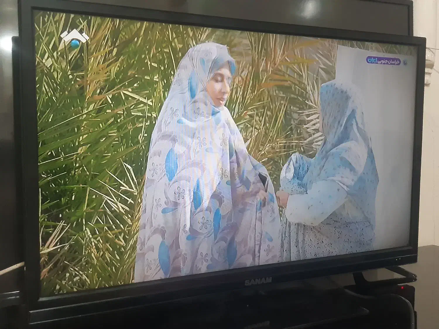 تلوزیون صنام ۳۲ اینج ال ای دی بشرط میدم|تلویزیون و پروژکتور|اردبیل, |دیوار