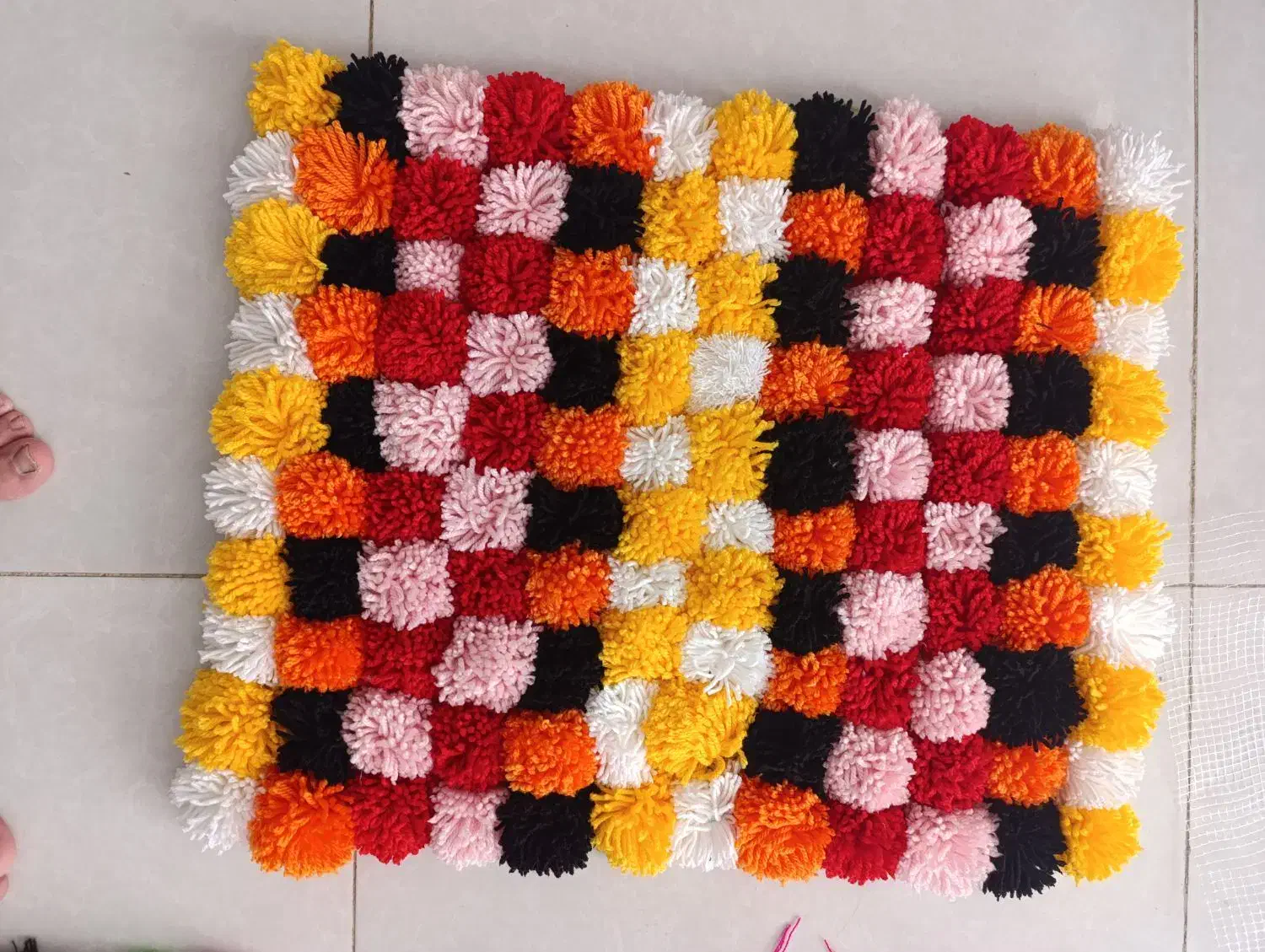 باسلام پادری دست بافت با کاموا.بارنگهای شادومتنوع.|پادری|کرمان, |دیوار