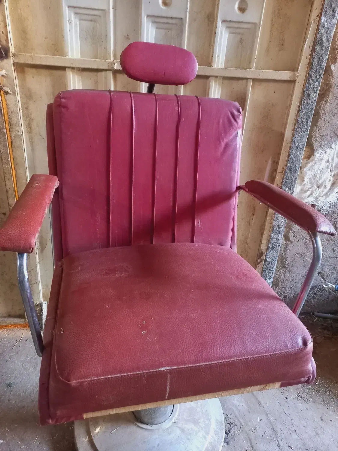 صندلی ارایشگاه|آرایشگاه و سالن‌های زیبایی|مهریز, |دیوار