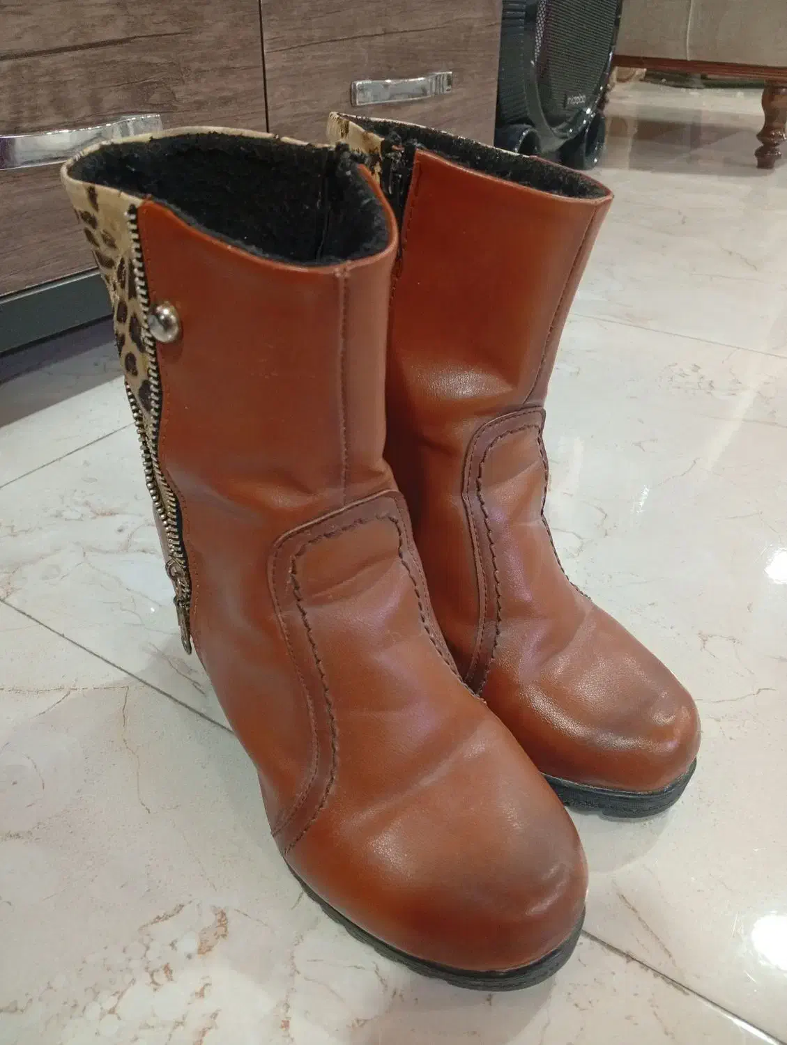 کفش|کیف، کفش، کمربند|محلات, |دیوار