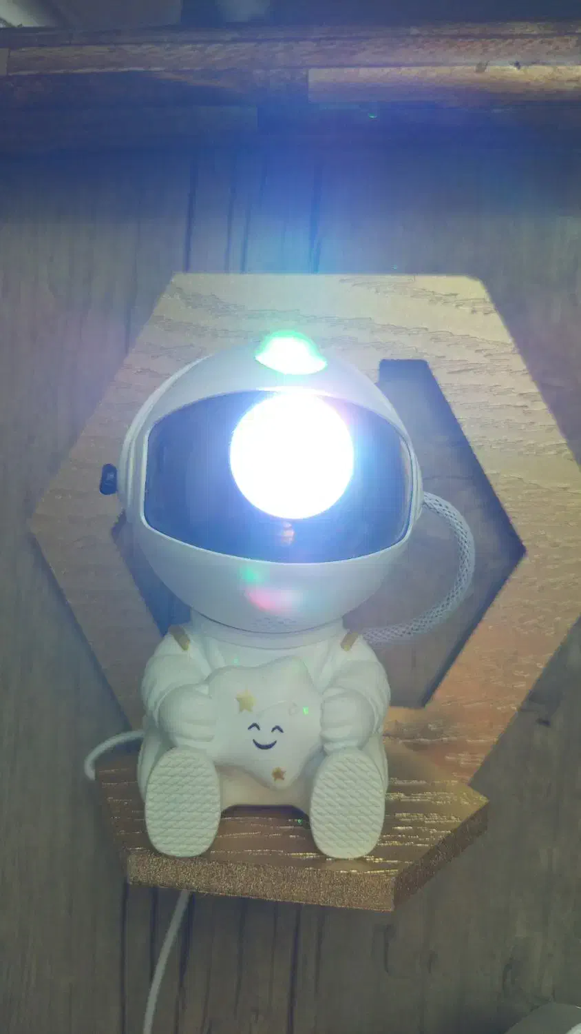 چراغ خواب مدل فضانورد|چراغ خواب و آباژور|بیرجند, |دیوار