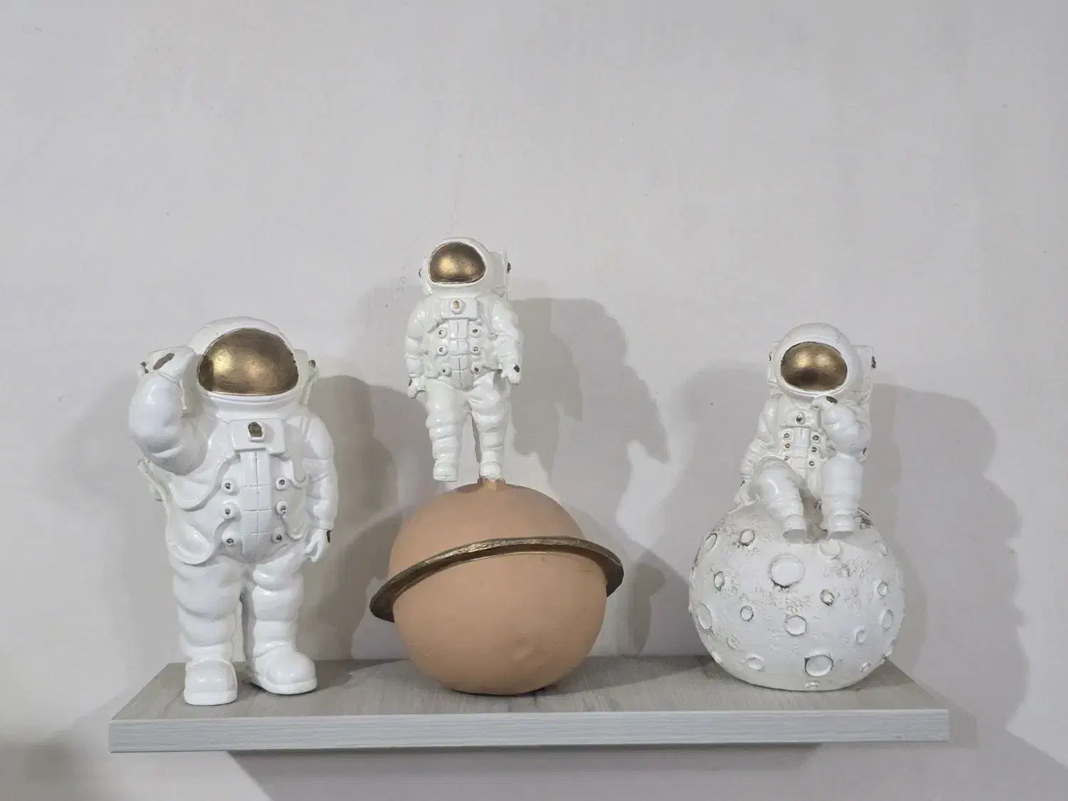 مجسمه|مجسمه، تندیس، ماکت|فردیس, ثابتی|دیوار