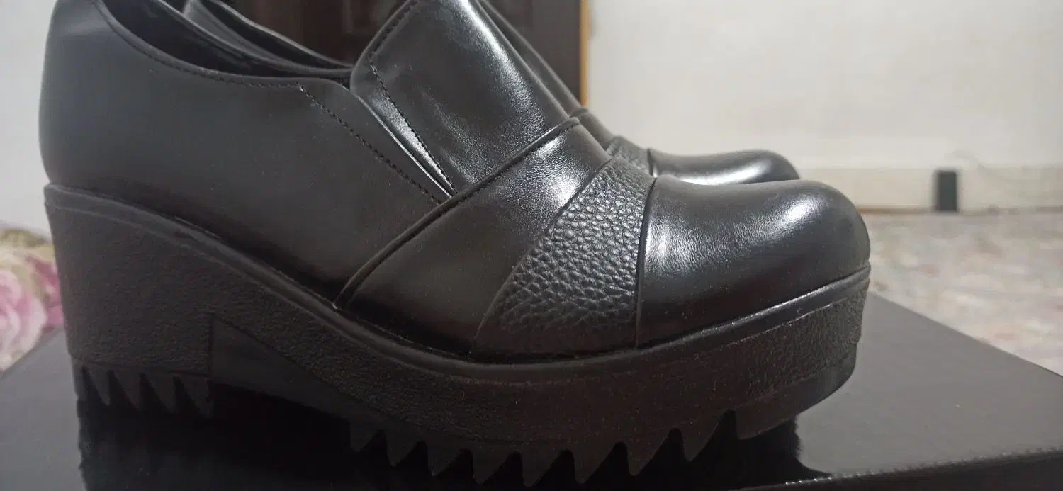 کفش نو|کیف، کفش، کمربند|اشنویه, |دیوار