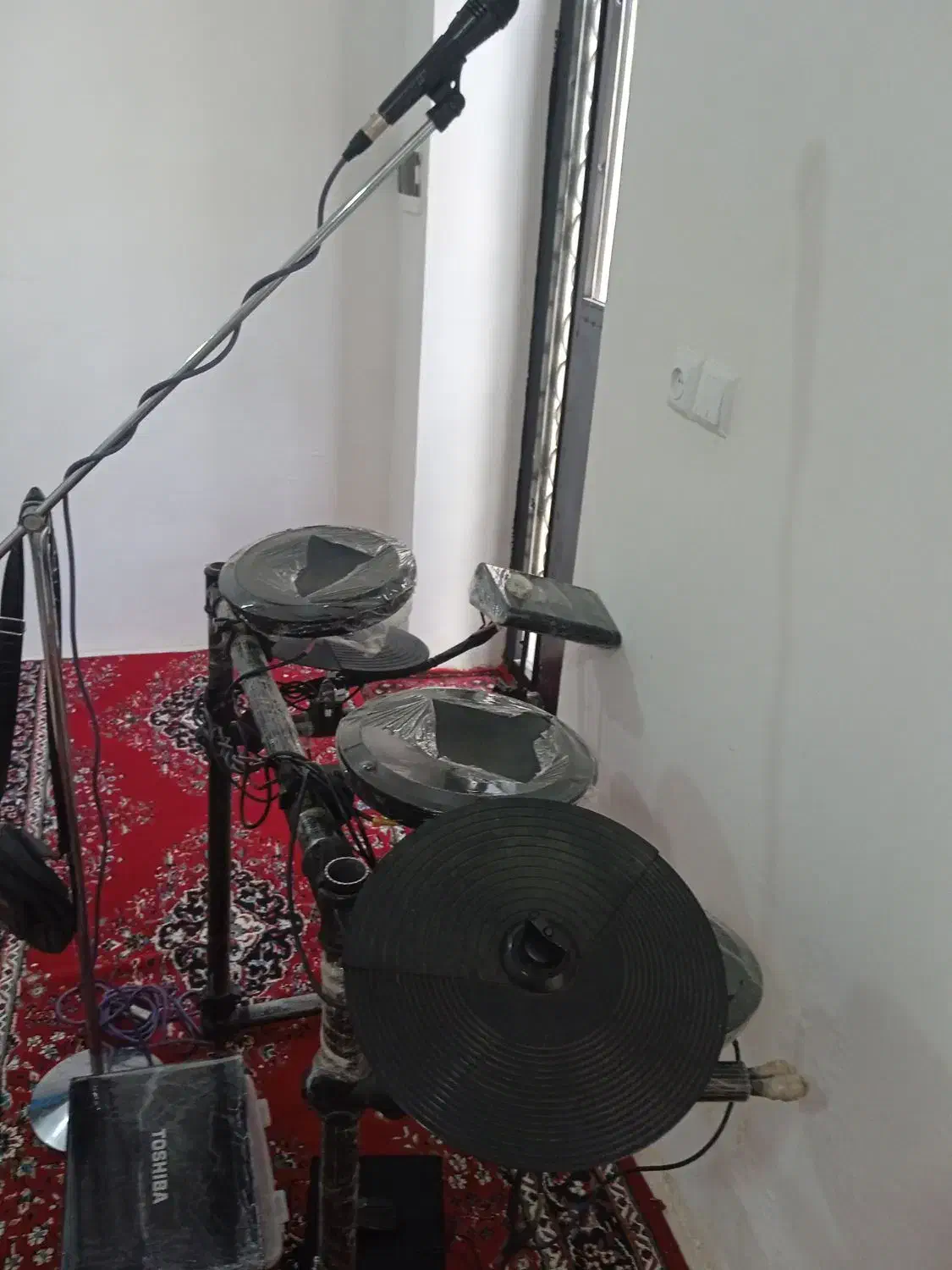 درام|درام و پرکاشن|ارومیه, |دیوار