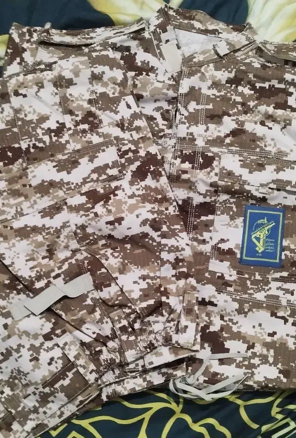 لباس نظامی|لباس|رشت, جانبازان|دیوار