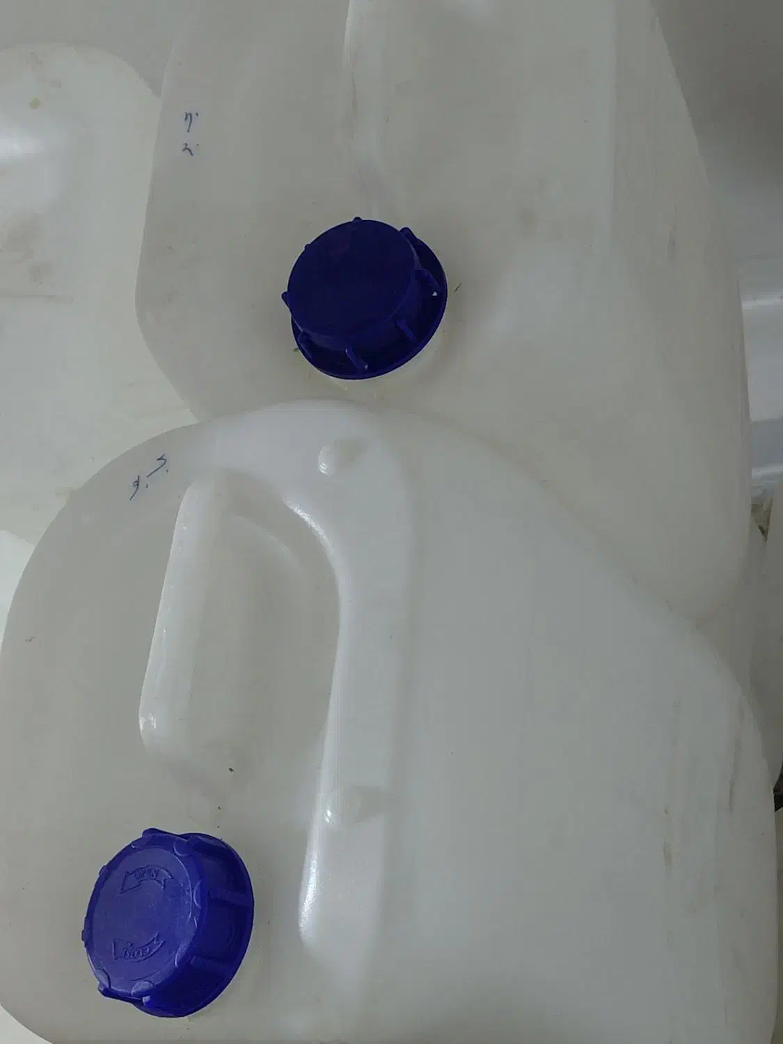 گالن بیست لیتری تمیز|ظروف نگهدارنده، پلاستیکی، یکبارمصرف|بهارستان, |دیوار