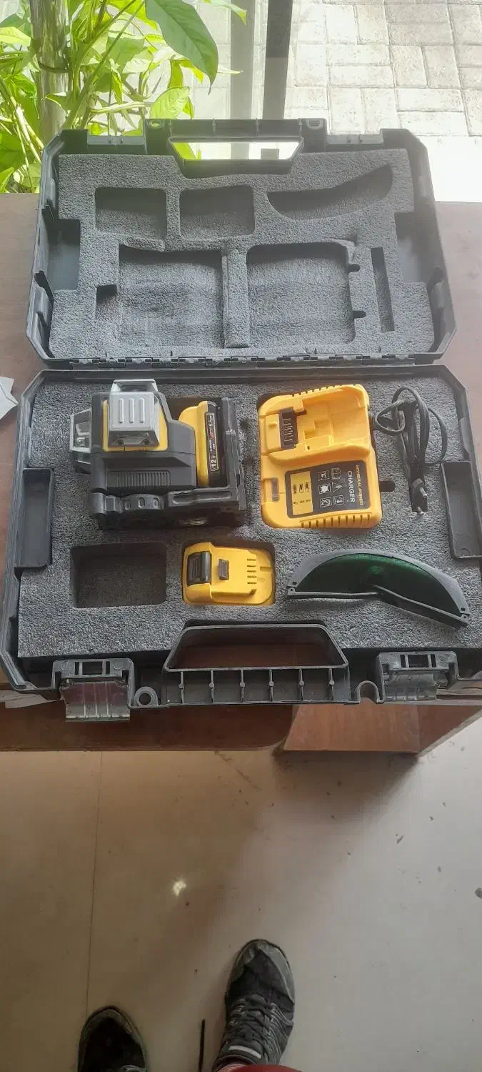 تراز لیزری|ابزارآلات|گلبهار, شهر جدید گلبهار|دیوار