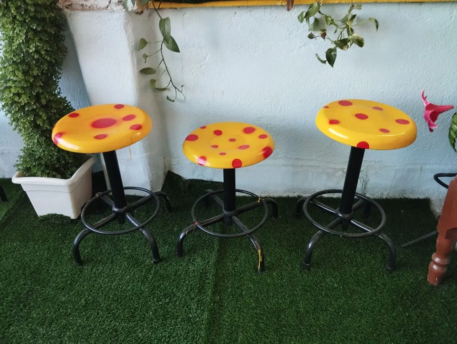 صندلی تکی آهنی|صندلی و نیمکت|محمدیه-قزوین, |دیوار