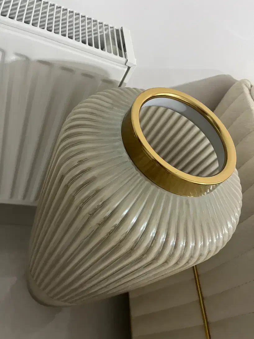 گلدان شیشه ای شیاردار|صنایع دستی و سایر لوازم تزئینی|کرج, شهرک صدف|دیوار