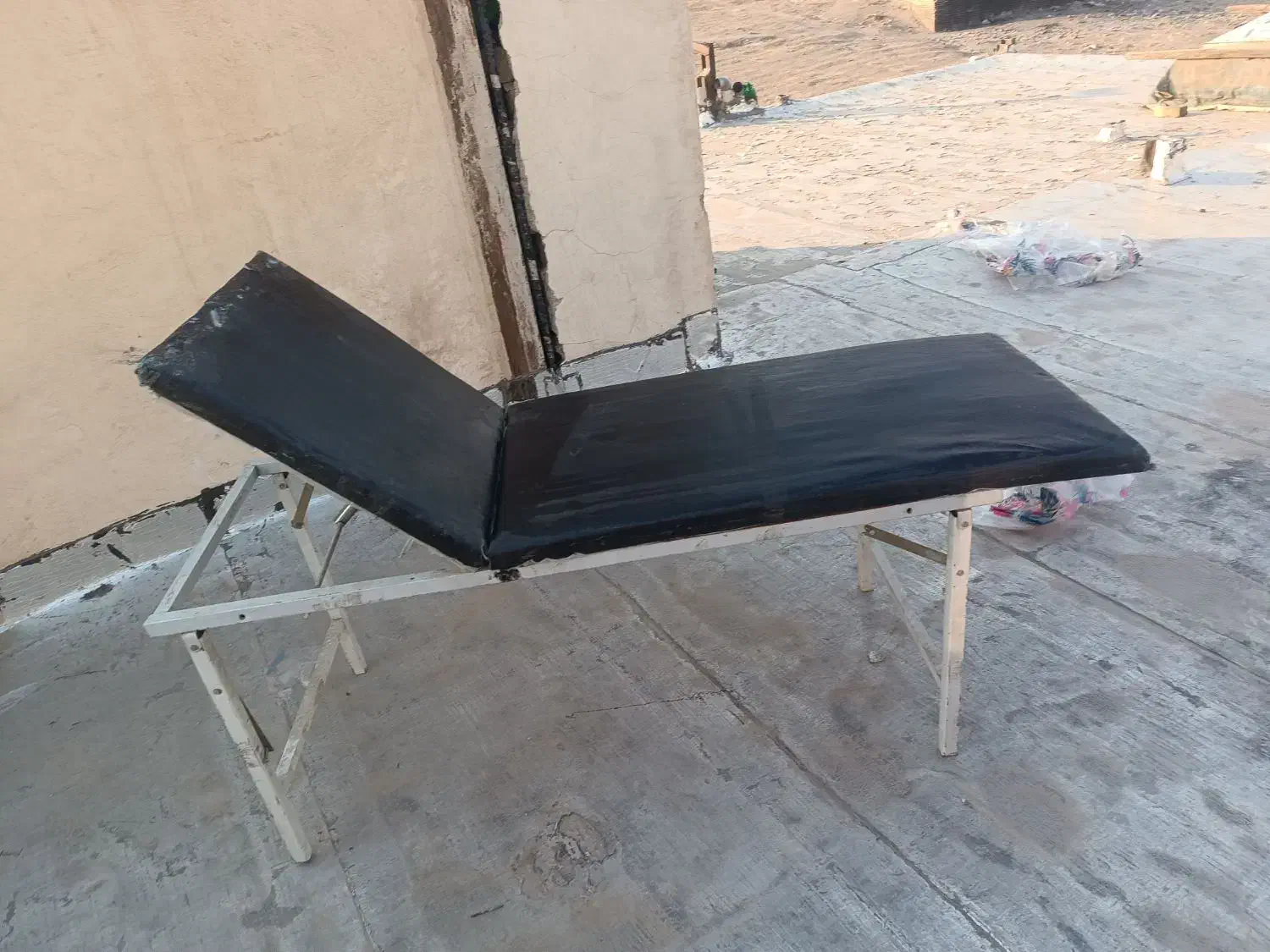 صندلی و تخت|تخت و سرویس خواب|بومهن, |دیوار