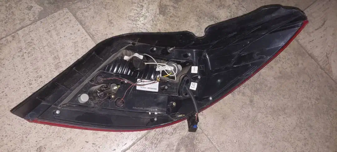 یک عدد چراغ دنا پلاس فابریک|قطعات یدکی و لوازم جانبی|تهران, بهداشت|دیوار