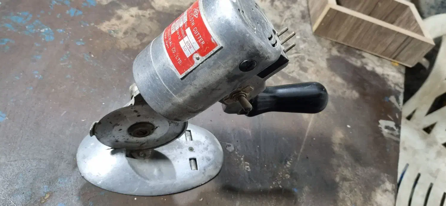 قیچی برقی پارچه بر هیتاچی اصل ژاپن|لوازم خیاطی و بافتنی|مشهد, بهار|دیوار