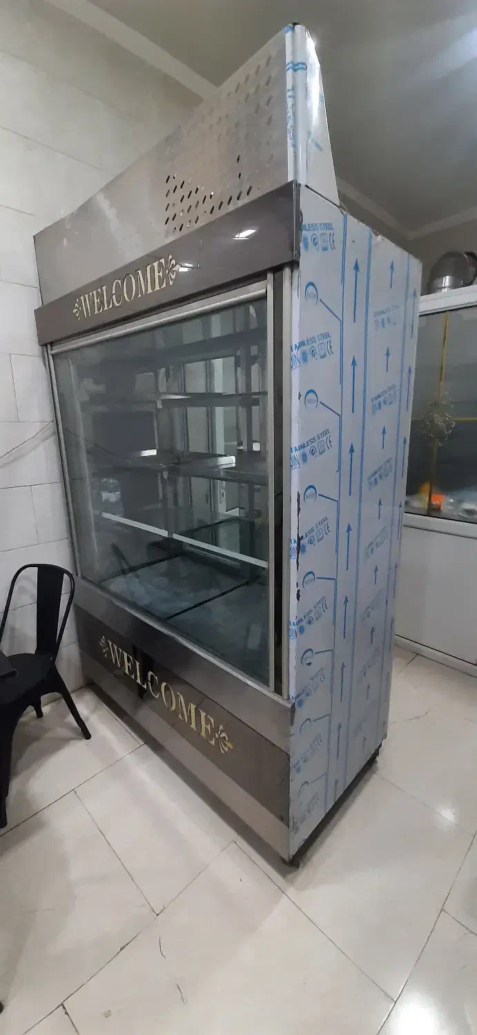 یخچال ویترینی ۴ درب موتور دامفوس در حد نو|فروشگاه و مغازه|بوئین زهرا, |دیوار