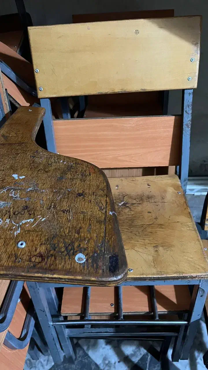 صندلی نیمکت|صندلی و نیمکت|لولمان, |دیوار