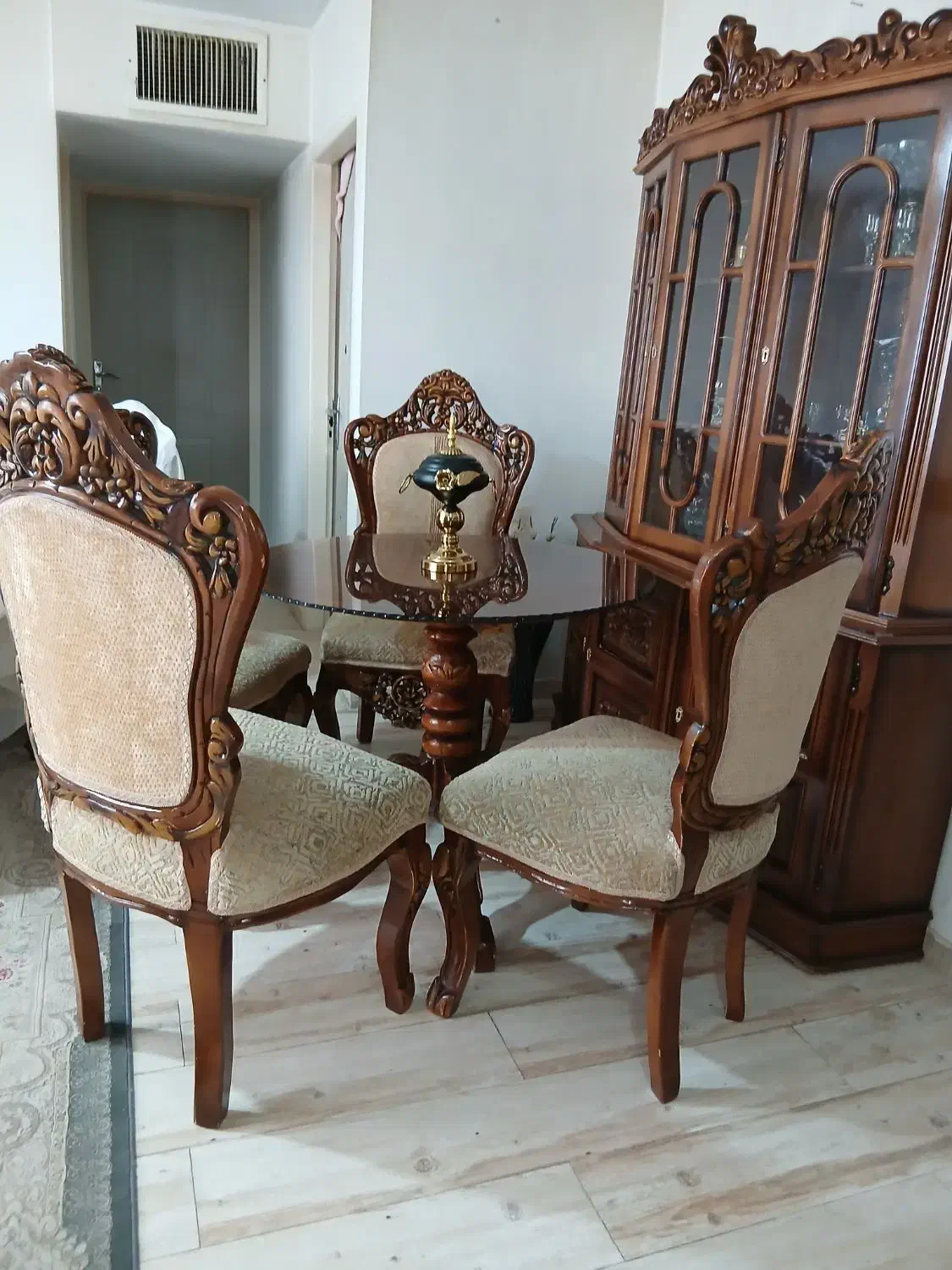 نهارخوری|میز و صندلی غذاخوری|فردیس, خیام غربی|دیوار