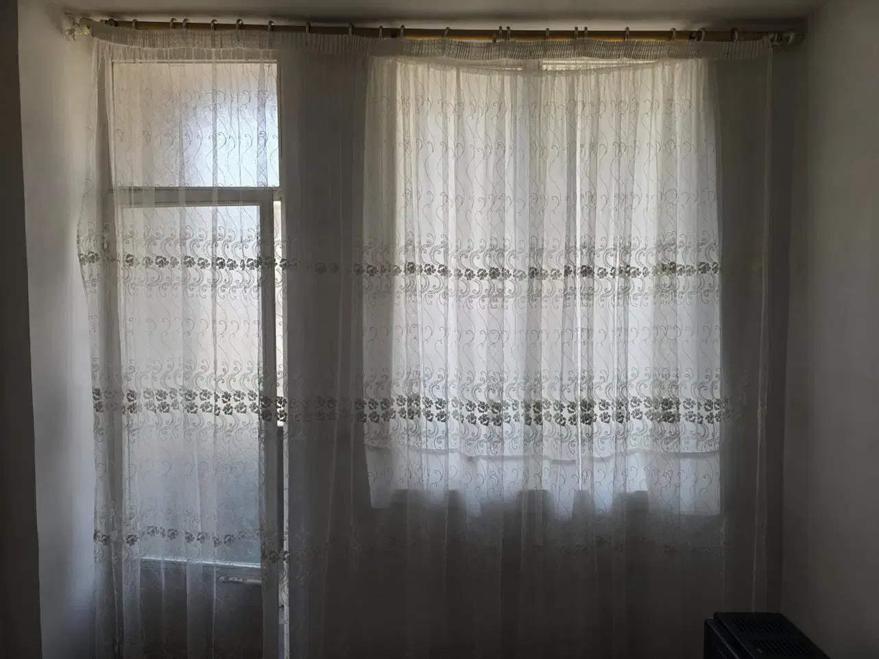 پرده|پرده، رانر، رومیزی|خوی, |دیوار