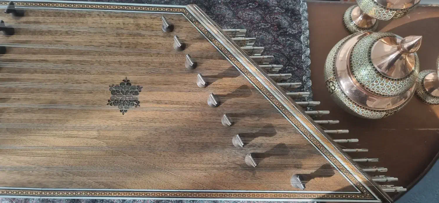 سنتور قاخر|سازهای سنتی|مراغه, |دیوار