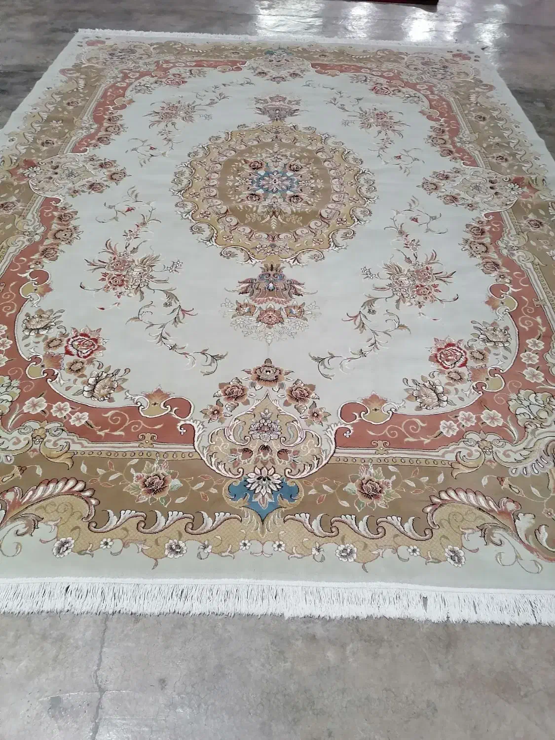 فرش 12متری ماشینی کرم سالم|فرش|تهران, صادقیه|دیوار