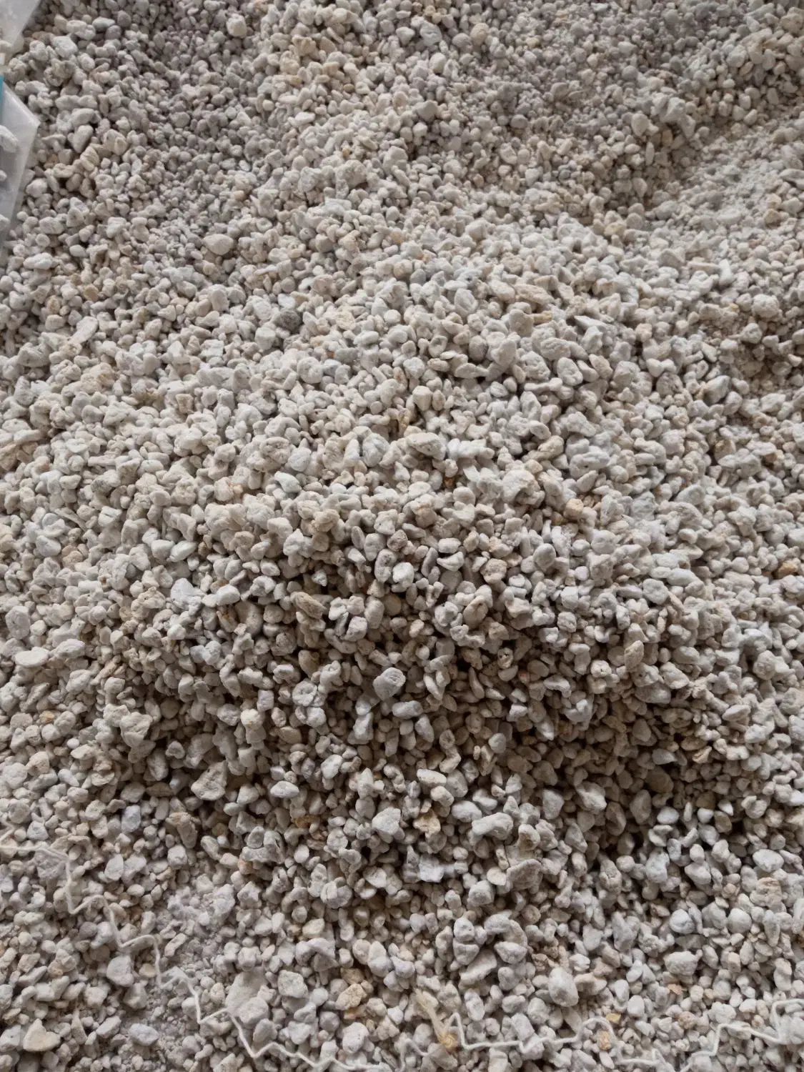 فروش خاک پرلیت سبک جهت بارریزی طبقات وپشت بام|مصالح و تجهیزات ساختمان|اسلامیه, |دیوار