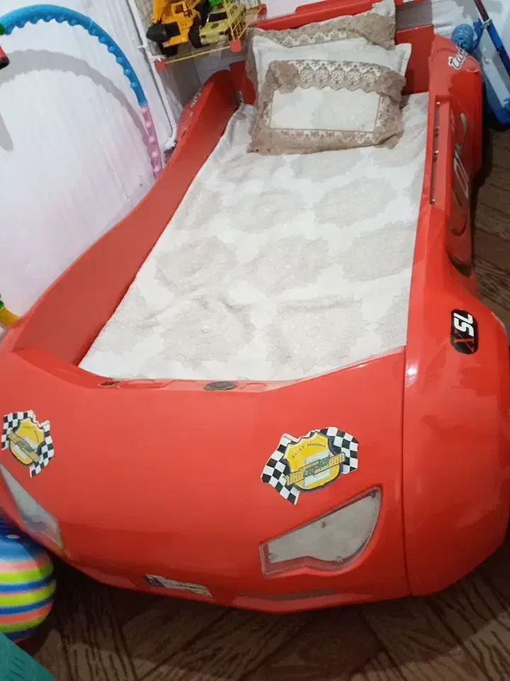 تخت ماشینی تمیز وسالم|تخت و سرویس خواب|تبریز, |دیوار