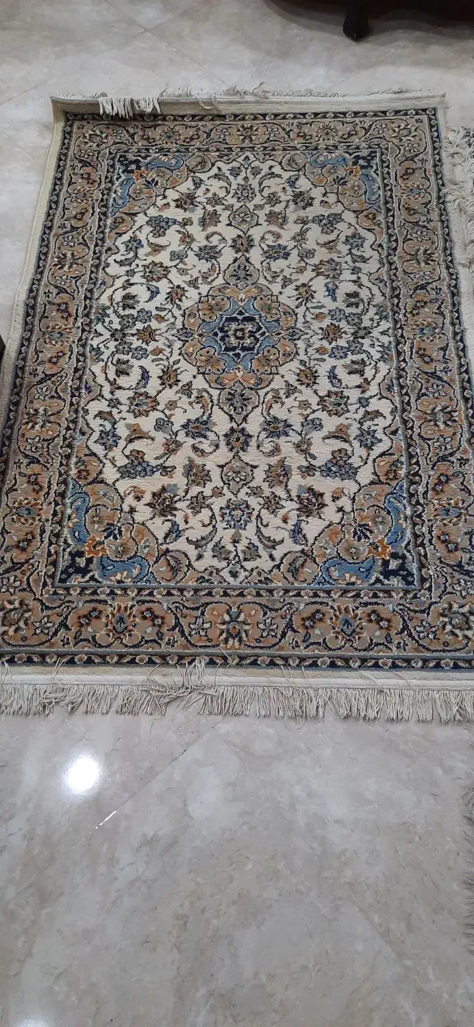 قالیچه و دو تا پادری|پادری|آبادان, |دیوار