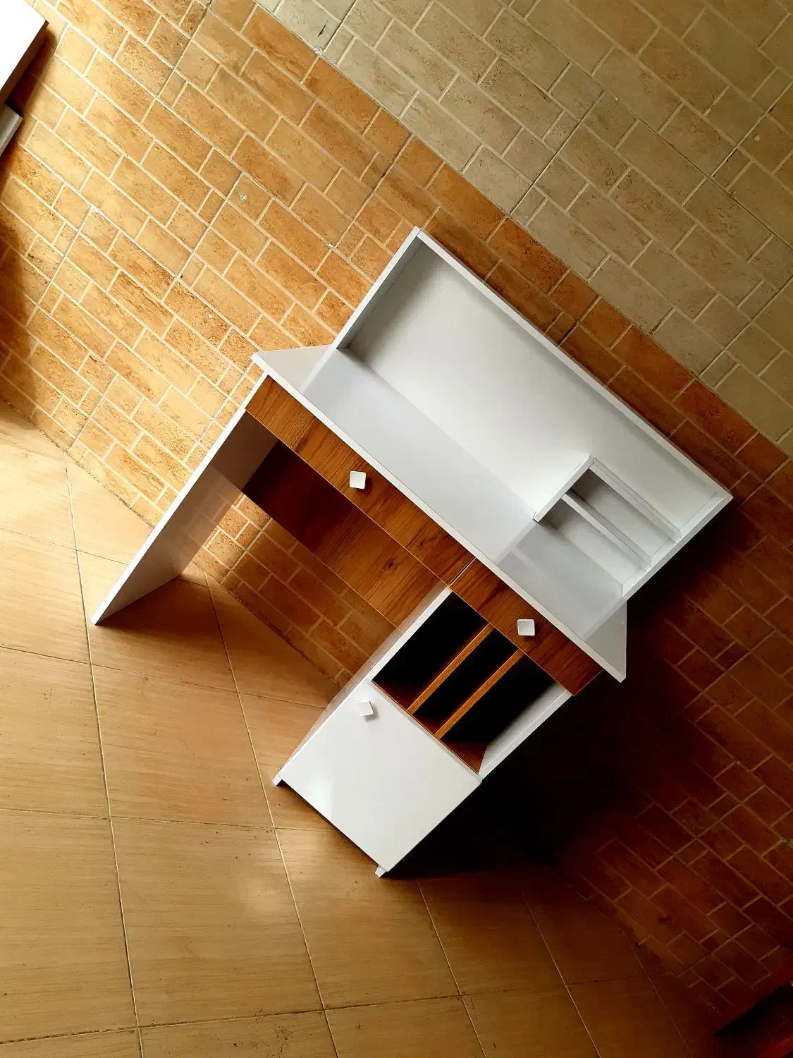 میز تحریر|میز تحریر و کامپیوتر|لنگرود, |دیوار