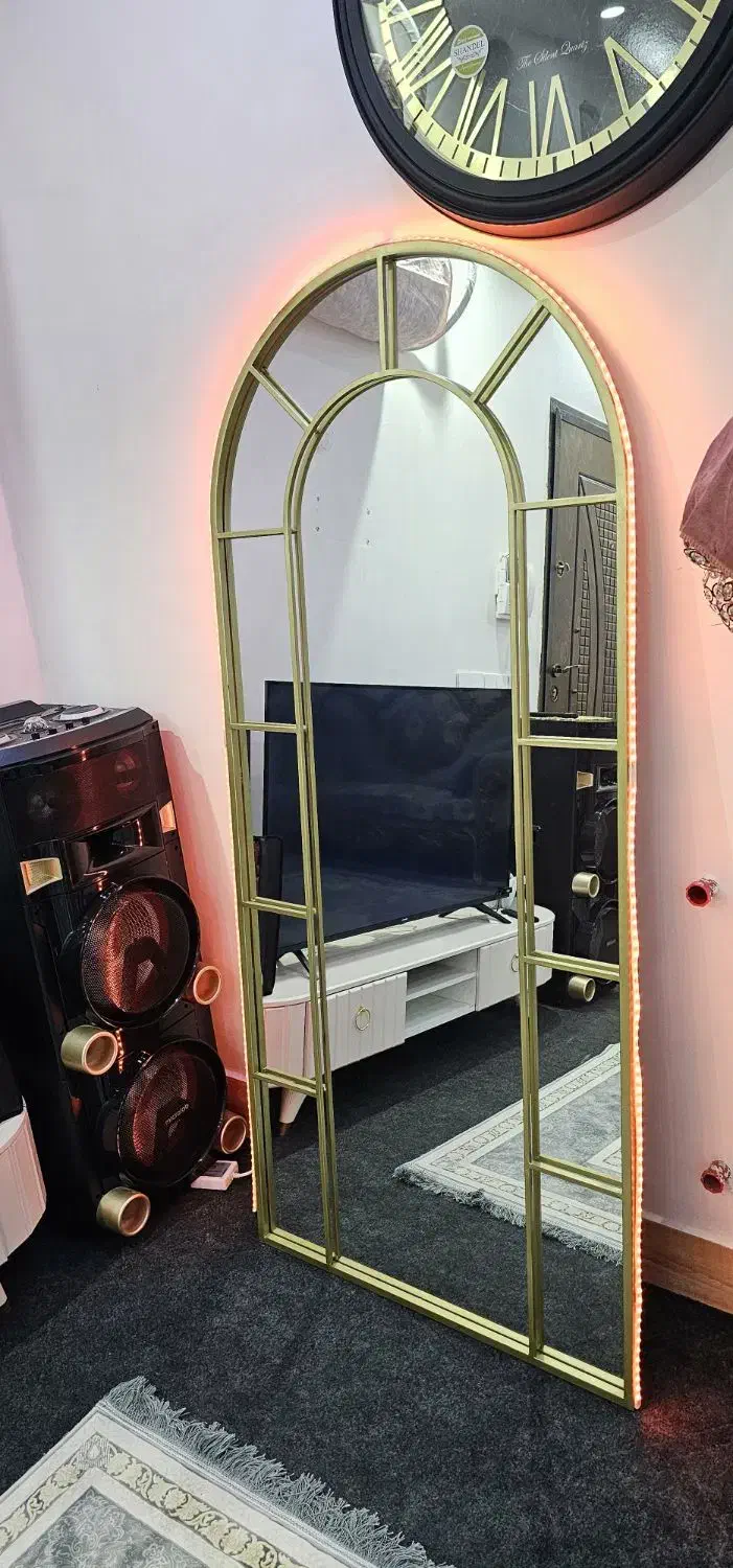 آیینه قدی|آینه|کاشان, ولیعصر|دیوار