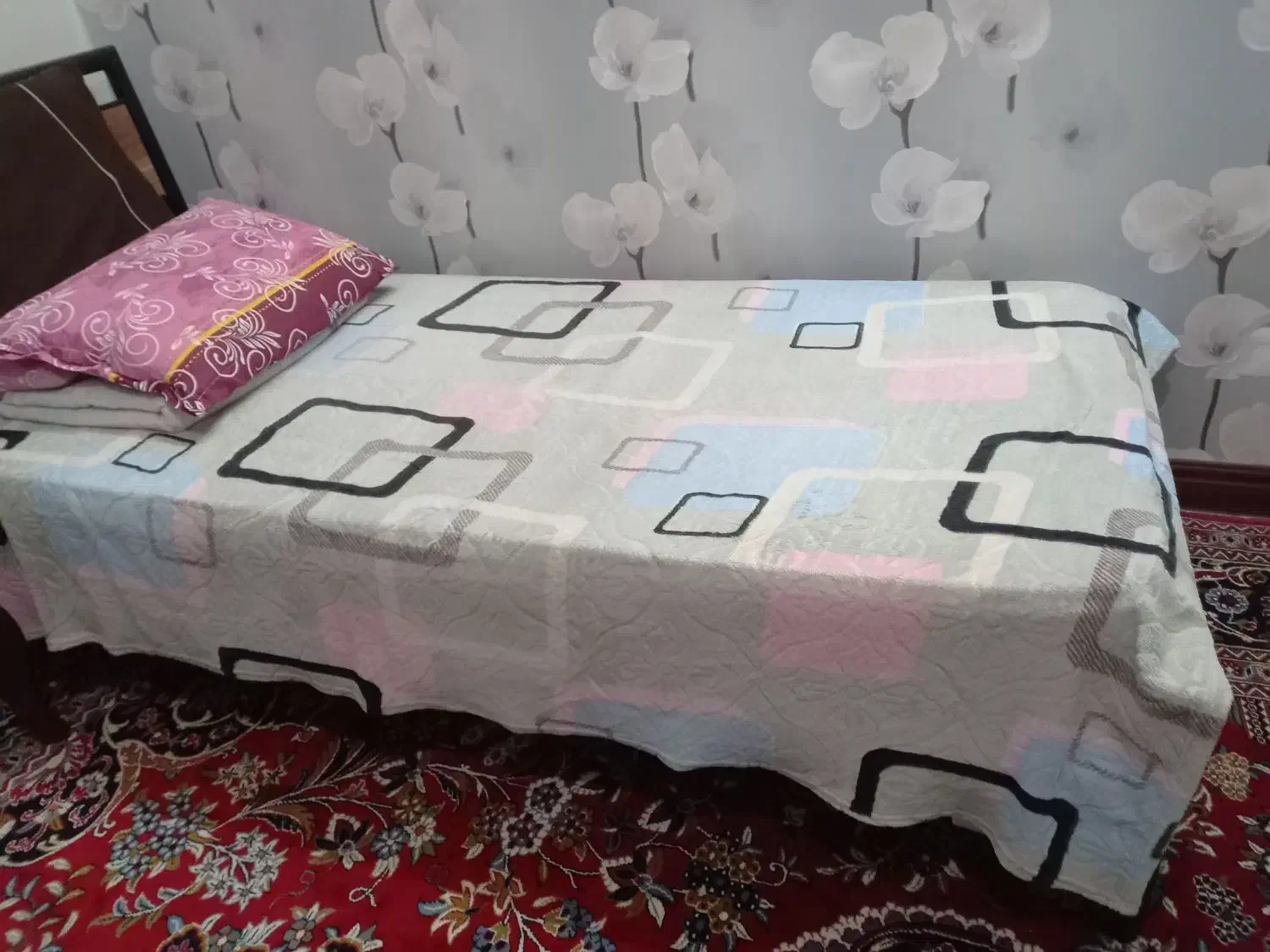 تخت آهنی یک نفره با تشک|تخت و سرویس خواب|قوچان, |دیوار