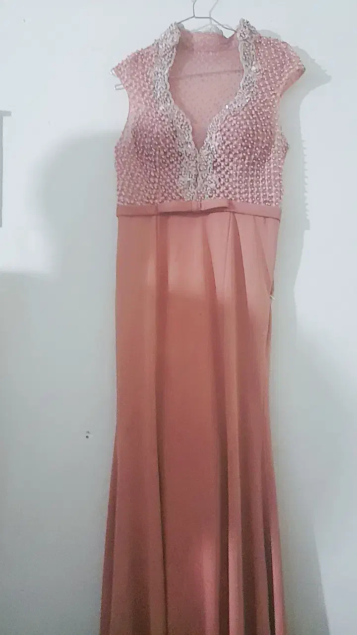 لباس مجلسی|لباس|گلبهار, شهر جدید گلبهار|دیوار