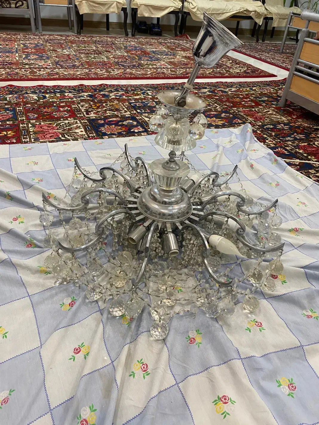 لوستر کریستالی زیبا ۲۰ شاخه درحد نو|لوستر و چراغ آویز|فرخ‌شهر, |دیوار