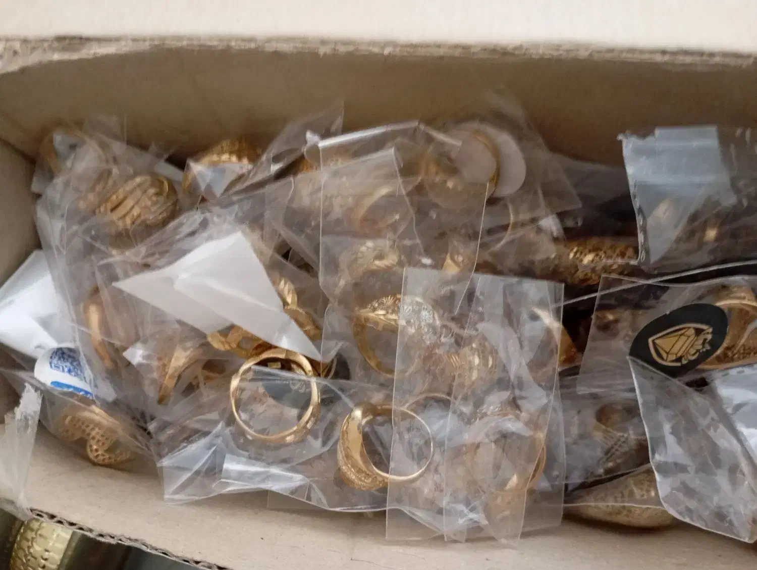 فروش انگشترهای زنانه و مردونه به قیمت عمده|بدلیجات|همدان, |دیوار